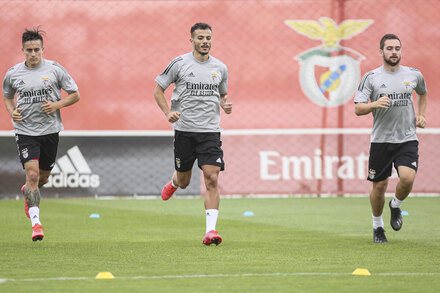 Benfica inicia treinos de pr-poca